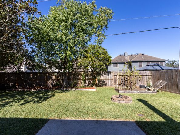 2438 Tall Ships Drive, Friendswood TX 77546