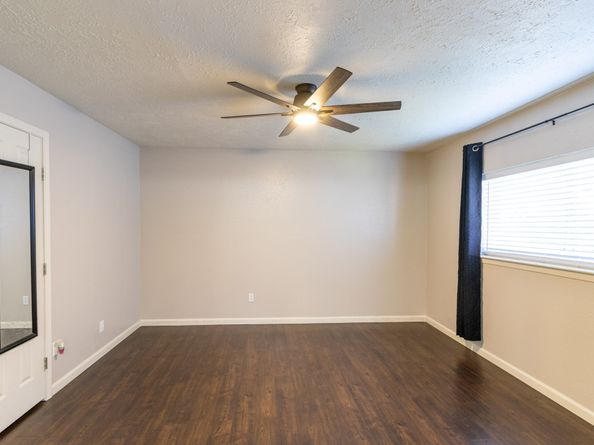 2438 Tall Ships Drive, Friendswood TX 77546