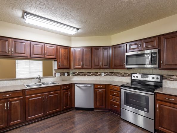 2438 Tall Ships Drive, Friendswood TX 77546