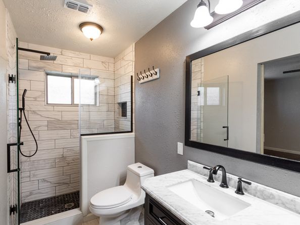 2438 Tall Ships Drive, Friendswood TX 77546