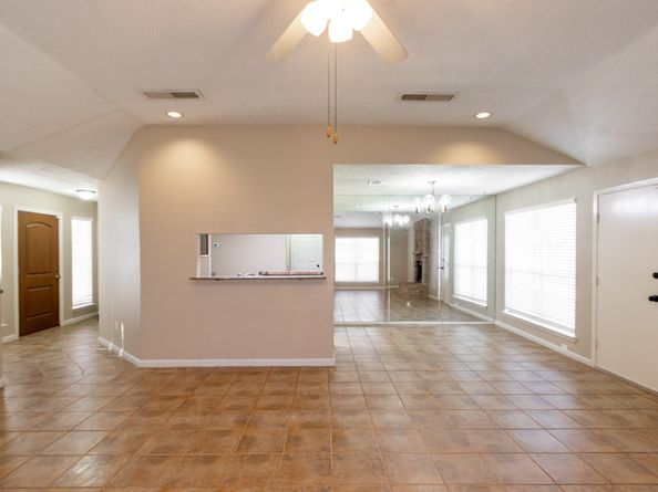 2438 Tall Ships Drive, Friendswood TX 77546