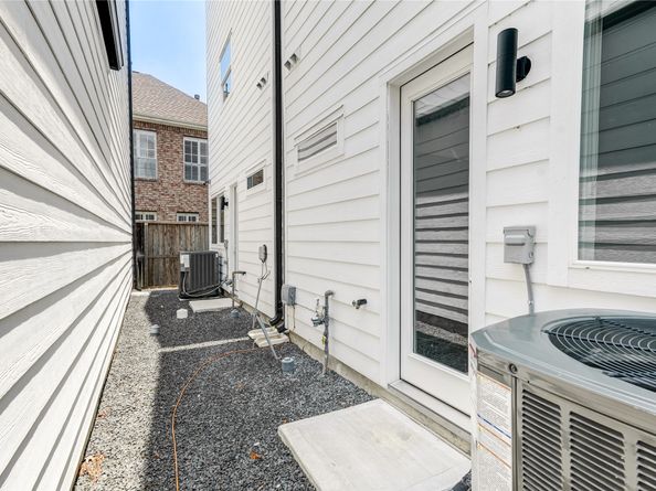 5831 Dolores Street, Houston TX 77057