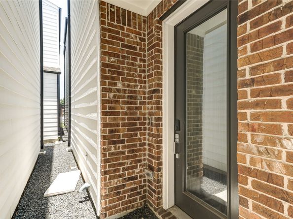 5831 Dolores Street, Houston TX 77057