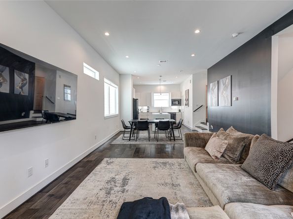 5831 Dolores Street, Houston TX 77057