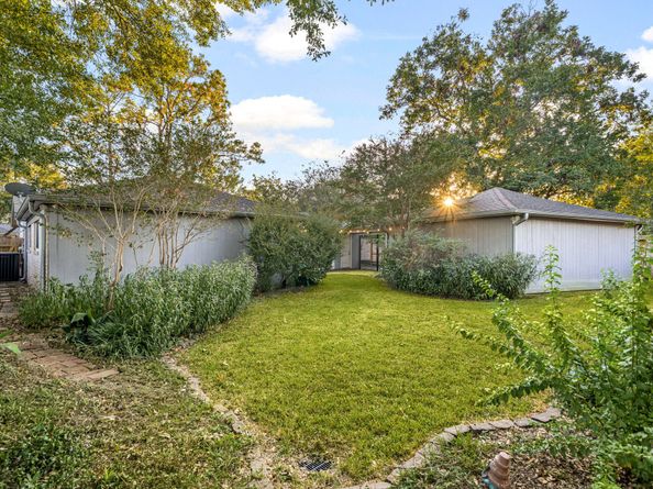 14002 Ella Lee Lane, Houston TX 77077