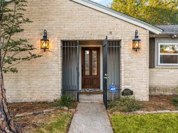 14002 Ella Lee Lane, Houston TX 77077