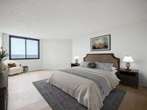 2138 Harmon Cove Tower, Secaucus NJ 07094