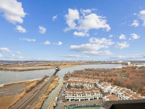 2138 Harmon Cove Tower, Secaucus NJ 07094