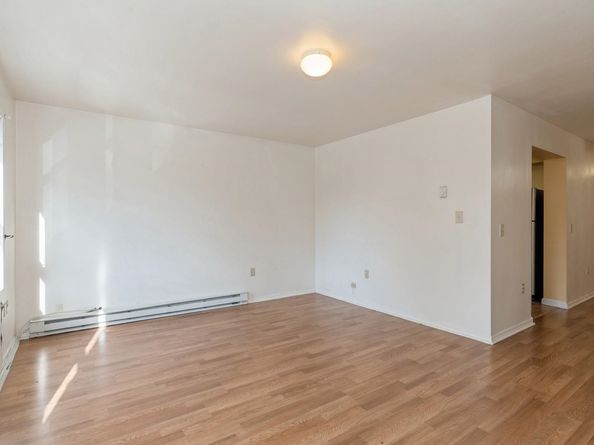 112 Astor Pl, Jersey City NJ 07304