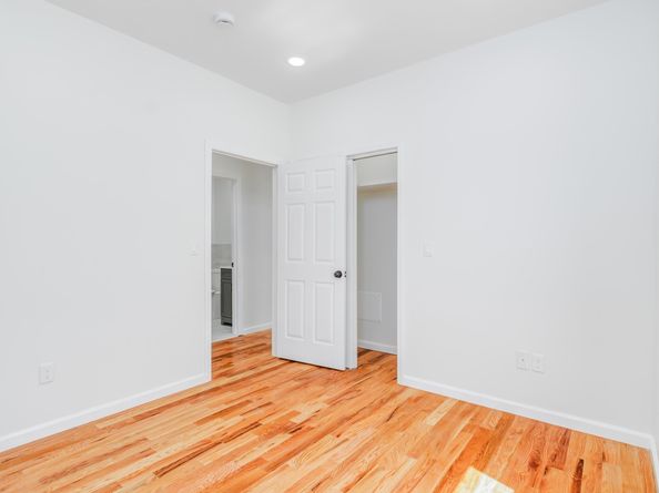 85 Myrtle Ave, Jersey City NJ 07305