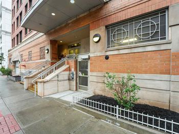 143 Morgan St
