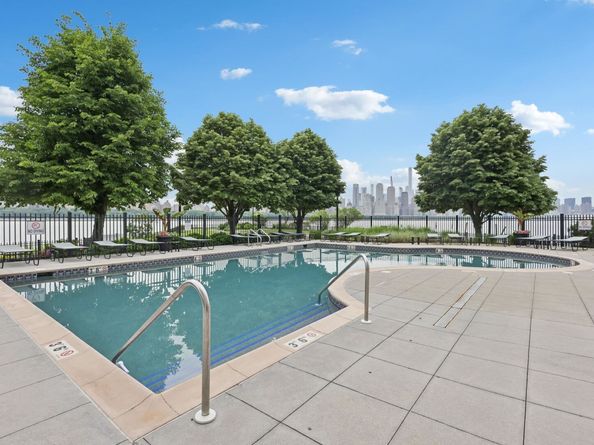 7400 River Rd 409, North Bergen NJ 07047