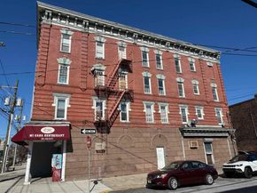 372 Communipaw Ave 4R, Jersey City NJ 07304