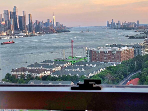 6600 Blvd East 15D, West New York NJ 07093