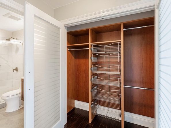 100 Shearwater Ct East 64, Jersey City NJ 07305