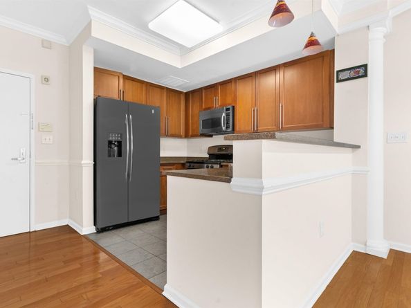 15 Freedom Way 212, Jersey City NJ 07305