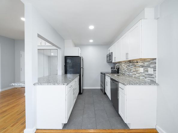 6715 Polk St 12, Guttenberg NJ 07093