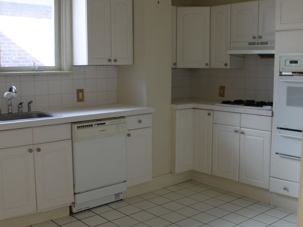 712 87th St, North Bergen NJ 07047