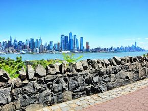 875 Blvd East 17, Weehawken NJ 07086