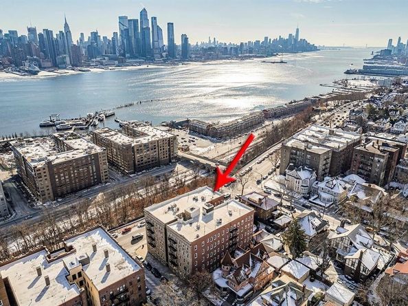 875 Blvd East 17, Weehawken NJ 07086