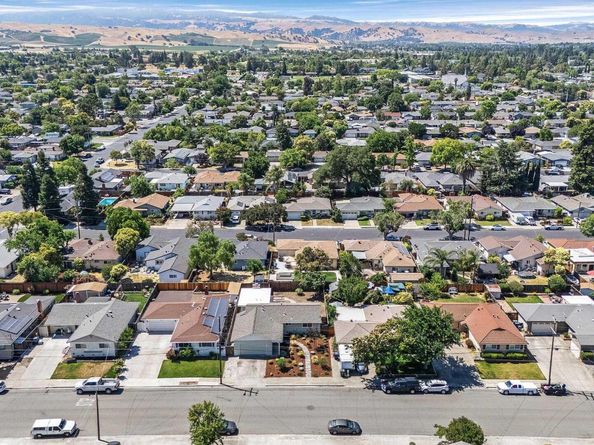 3877 Santa Clara Way, Livermore CA 94550