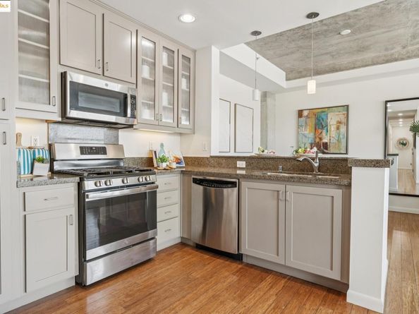 428 Alice St 822, Oakland CA 94607