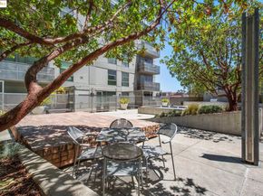 428 Alice St 822, Oakland CA 94607