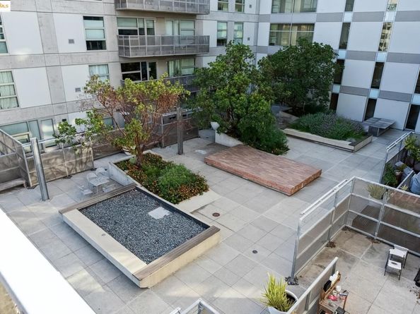 428 Alice St 822, Oakland CA 94607
