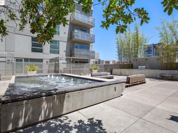 428 Alice St 822, Oakland CA 94607