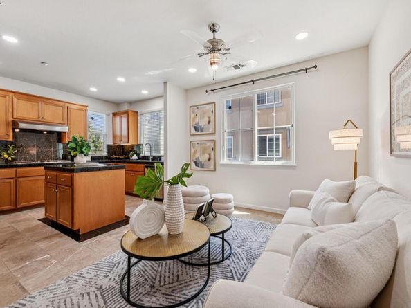 8857 Oliver Pl, Dublin CA 94568
