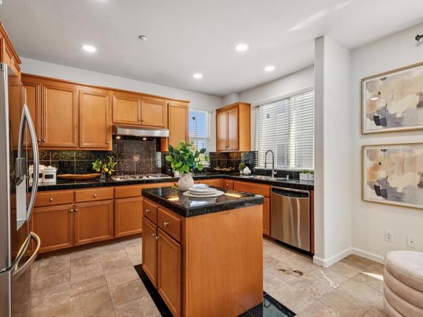 8857 Oliver Pl, Dublin CA 94568