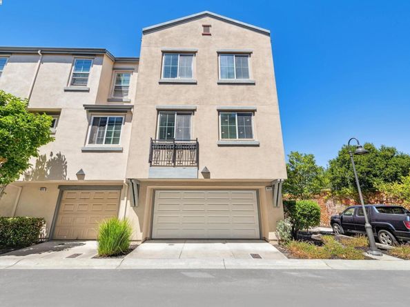 8857 Oliver Pl, Dublin CA 94568