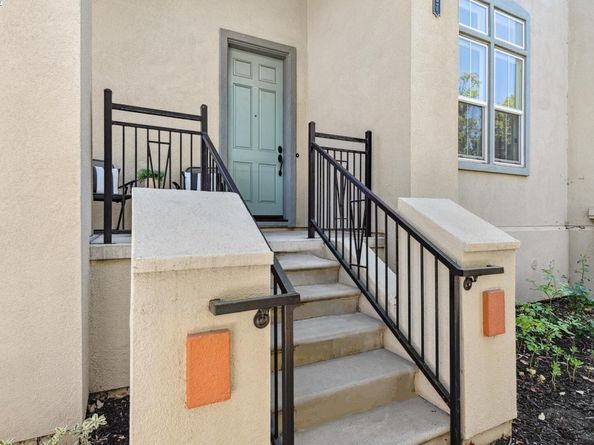 8857 Oliver Pl, Dublin CA 94568