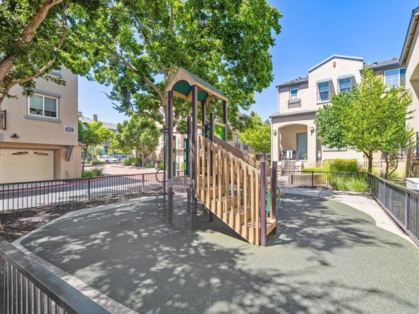8857 Oliver Pl, Dublin CA 94568