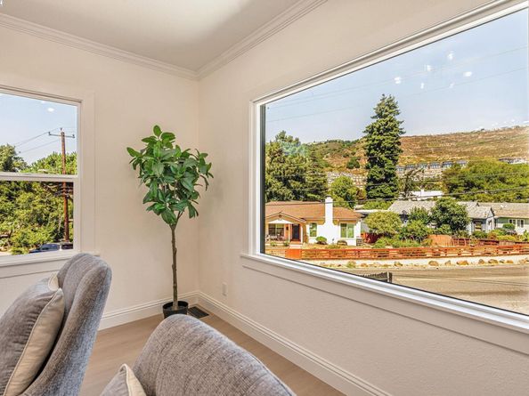 6927 Sunkist Dr, Oakland CA 94605