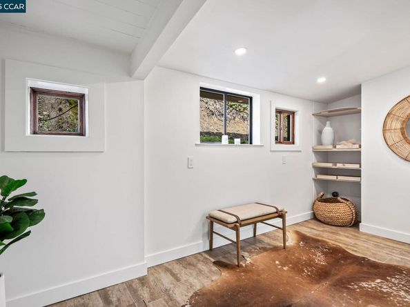 8 Oak Arbor Rd, Orinda CA 94563