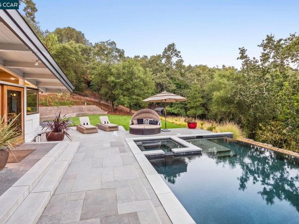 8 Oak Arbor Rd, Orinda CA 94563