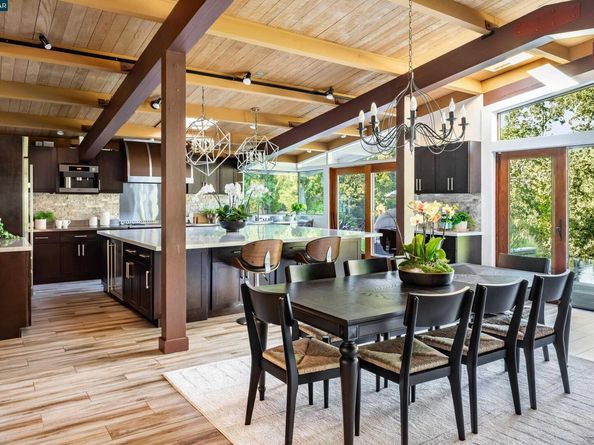 8 Oak Arbor Rd, Orinda CA 94563