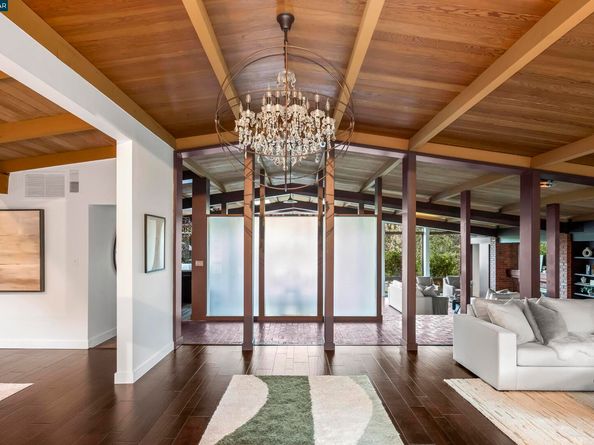 8 Oak Arbor Rd, Orinda CA 94563
