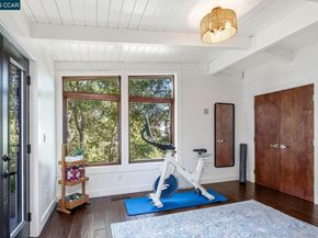 8 Oak Arbor Rd, Orinda CA 94563