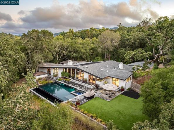 8 Oak Arbor Rd, Orinda CA 94563