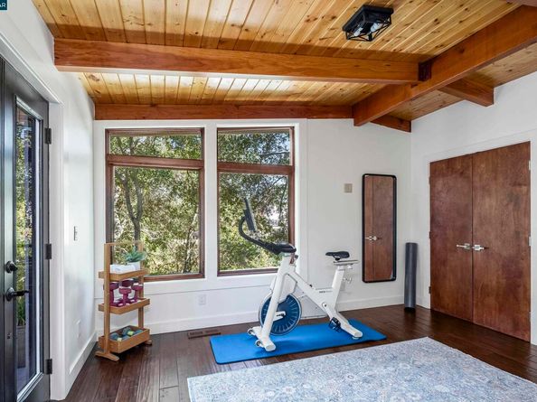 8 Oak Arbor Rd, Orinda CA 94563