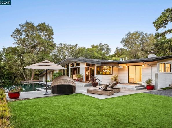 8 Oak Arbor Rd, Orinda CA 94563