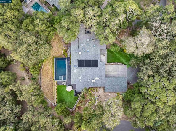 8 Oak Arbor Rd, Orinda CA 94563