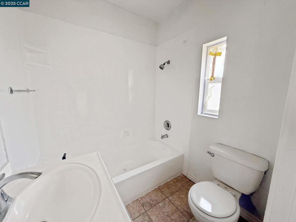 2129 Harrington Ave, Oakland CA 94601