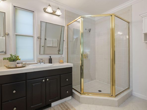 5668 Buena Vista Ave, Oakland CA 94618