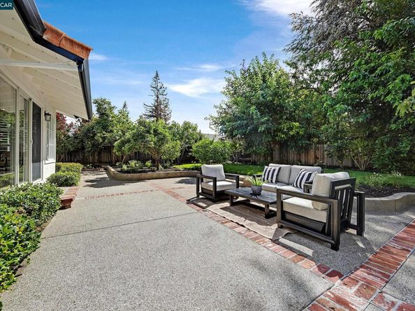 415 Blackstone Ct, Walnut Creek CA 94598