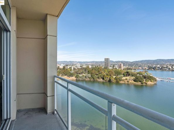 1 Lakeside Dr 1010, Oakland CA 94612