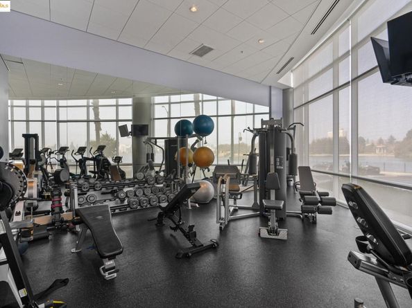 1 Lakeside Dr 1010, Oakland CA 94612
