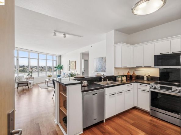 1 Lakeside Dr 1010, Oakland CA 94612